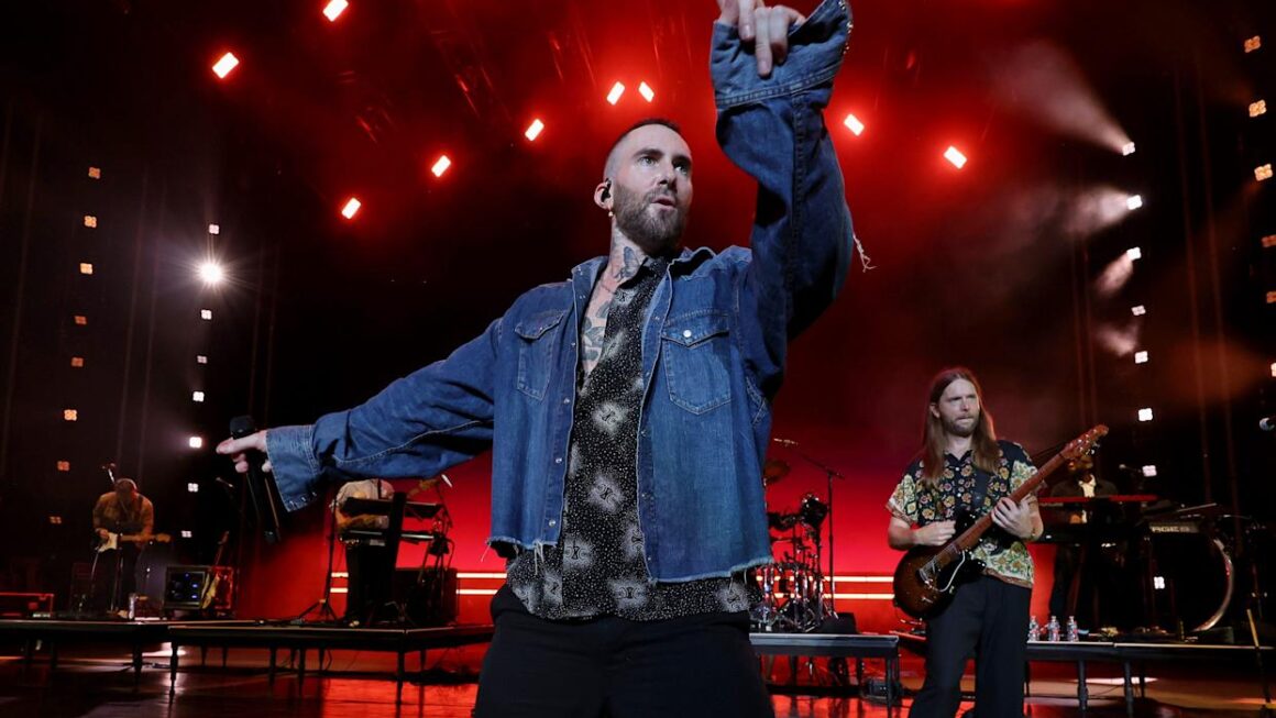 Maroon 5 Live in Chicago
